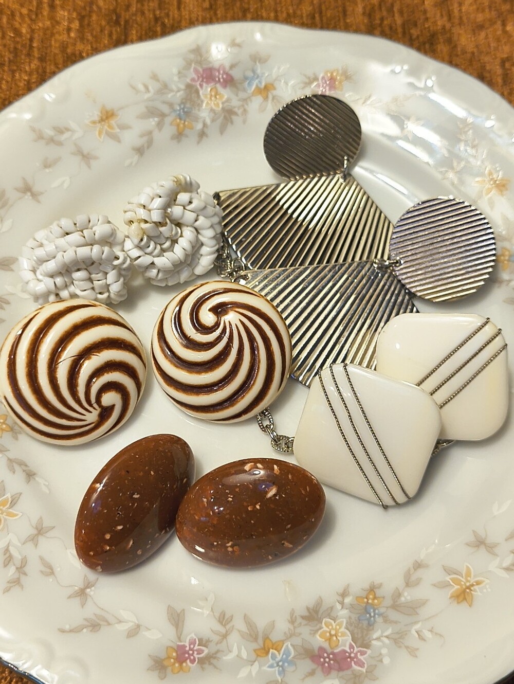 Vtg 80s NWOT Lot 5 Pairs Lucite, Swirl, Bohemian Glass Post Stud Set